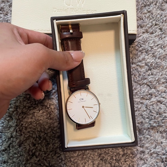 Daniel Wellington watch - Picture 3 of 5